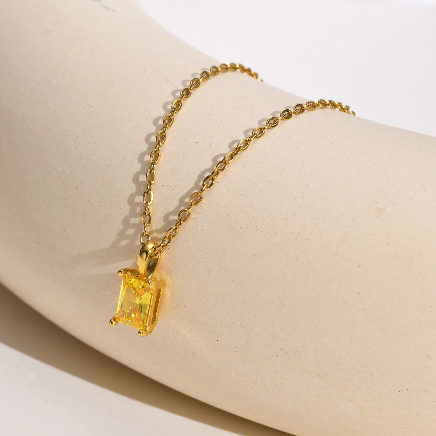 Éclat Pendant Necklace