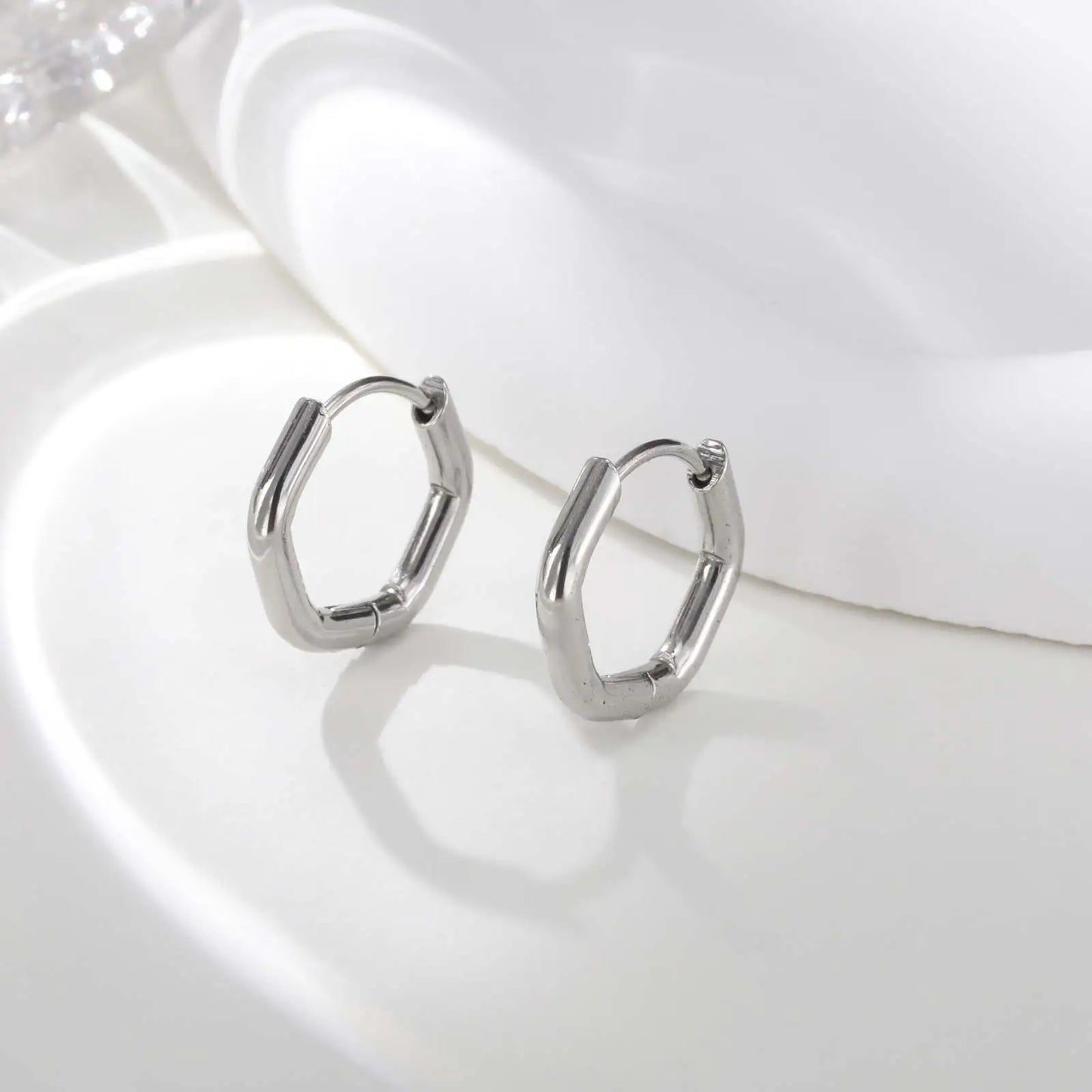 Élégance Pure Hoop Earrings